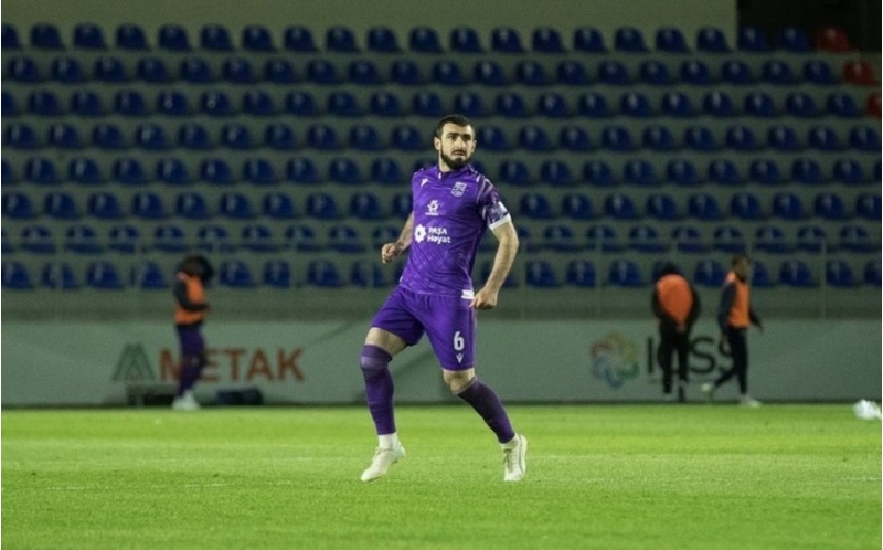 vuqar-mustafayev-futbolchu-karyerasini-basha-vurur