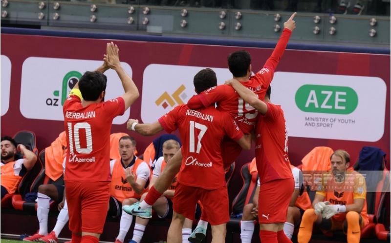 azerbaycan-millisi-ingilereni-meglub-etdi