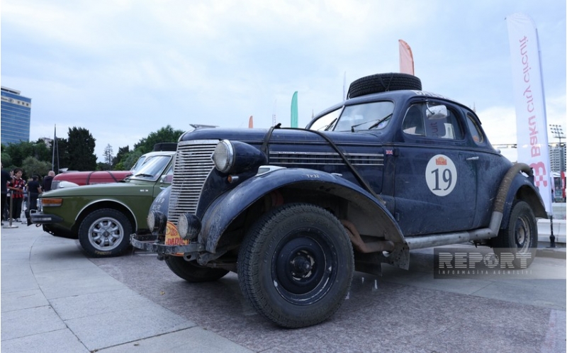 milli-parkda-peking-to-paris-motor-challenge-avtomobil-yarishi-start-goturub