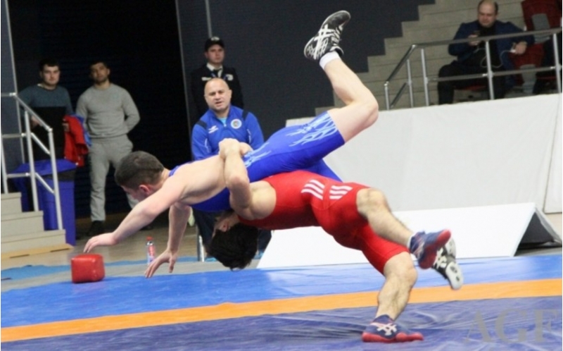 azerbaycanin-iki-guleshchisi-avropa-chempionatinda-finala-yukselib