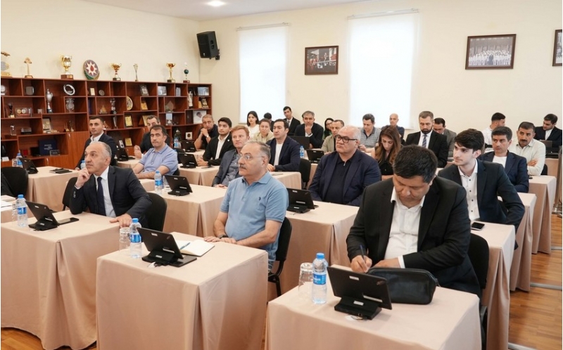 gencler-ve-idman-nazirliyinde-vi-islam-hemreyliyi-oyunlarina-hazirliqla-bagli-gorush-kechirilib