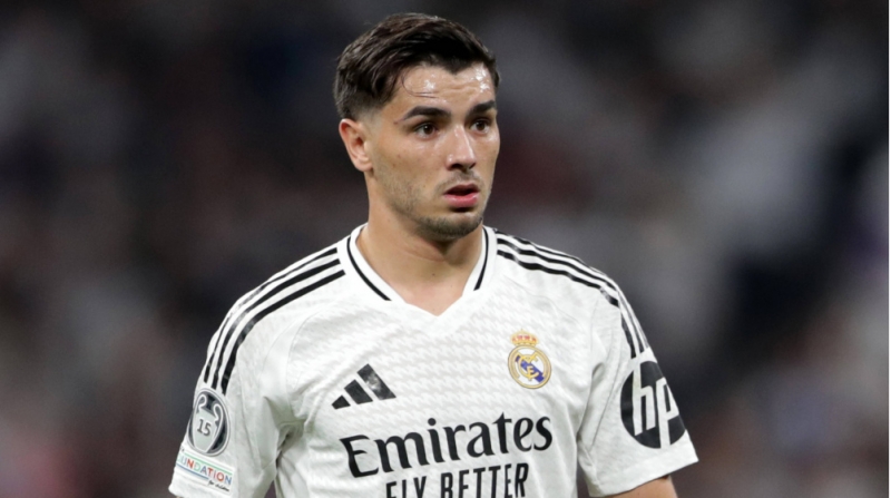 real-madrid-futbolchusuna-yeni-muqavile-teklif-edib