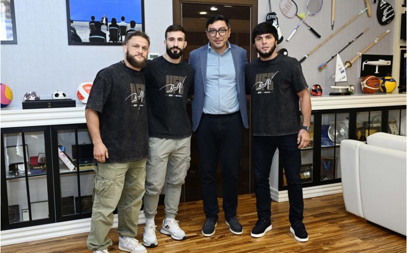 ferid-qayibov-ufc-gecesinde-doyushecek-azerbaycan-idmanchilari-ile-gorushub