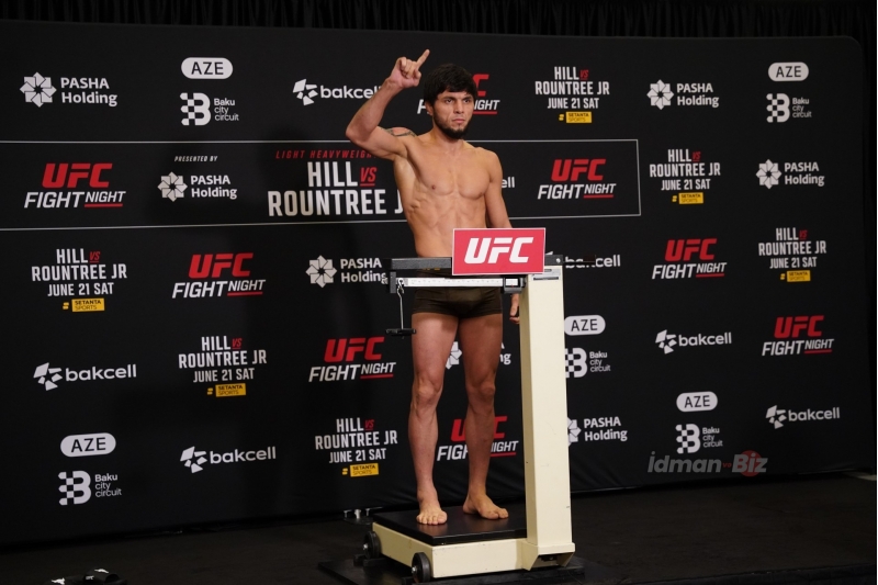 tofiq-musayev-bakidaki-ufc-turnirinde-ferqli-chekide-doyushecek