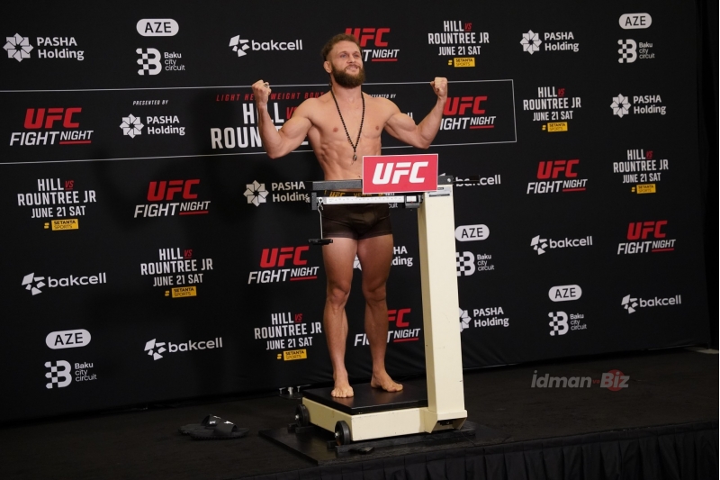 ufc-baku-fight-night-chekiolchme-merasimi-olub
