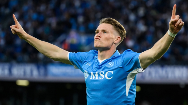 el-hilal-napolinin-aparici-futbolchusu-ile-maraqlanir