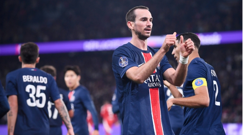 manchester-yunayted-ispaniyali-futbolchunun-xidmetinde-maraqlidir-2