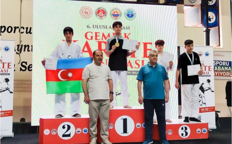 naxchivanli-karatechi-beynelxalq-turnirde-gumush-medal-qazanib