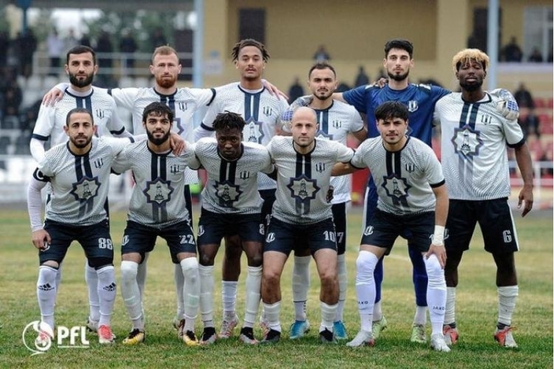 karvan-5-futbolchusu-ile-vidalashib