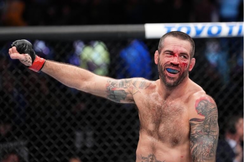 meshhur-doyushchu-ufc-den-kenarlashdirilib