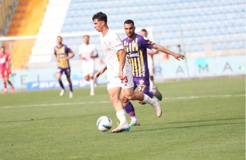 qalatasaray-16-yashli-futbolchu-uchun-herekete-kechib
