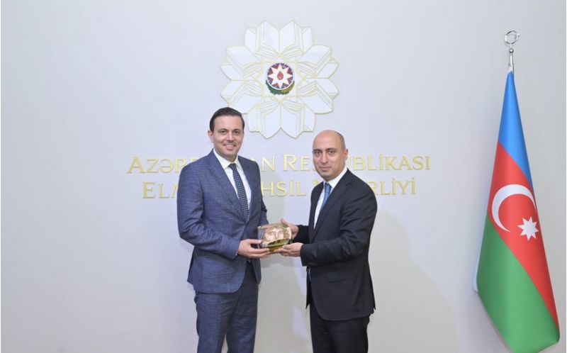 emin-emrullayev-turkiyenin-taninmish-basketbol-klubunun-prezidenti-ile-gorushub