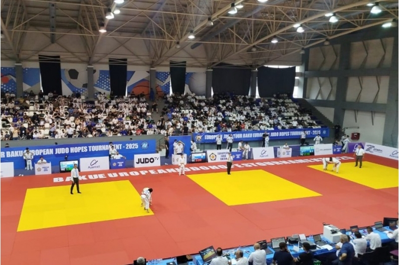 bakida-beynelxalq-turnir-start-goturub
