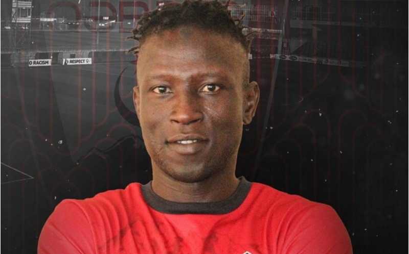 qebele-futbolchusu-ile-yollarini-ayirib