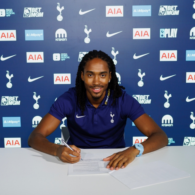 tottenhem-ingiltereli-futbolchusu-ile-yola-davam-edecek