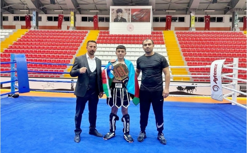 naxchivanli-kikbokschular-qarsdan-23-medalla-qayidiblar