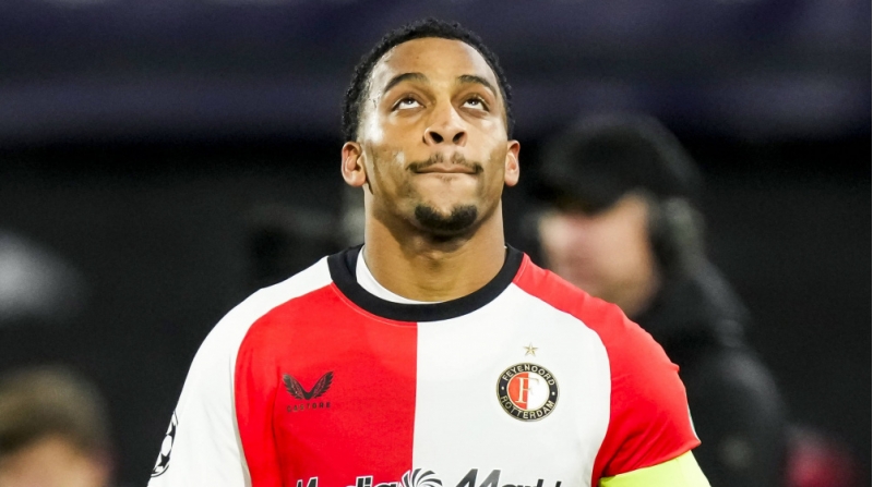 bayer-feyenoorddan-futbolchu-alir