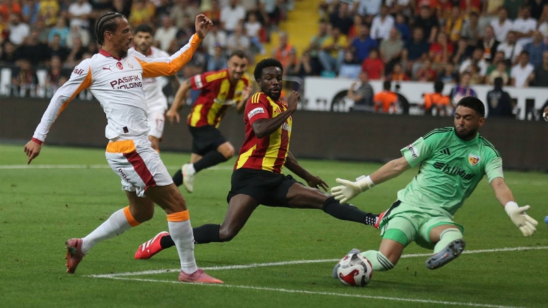 qalatasaray-kayserisporu-darmadagin-etdi