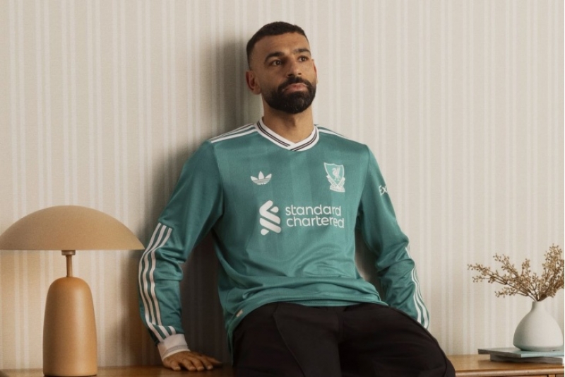 liverpul-yeni-formasini-teqdim-etdi