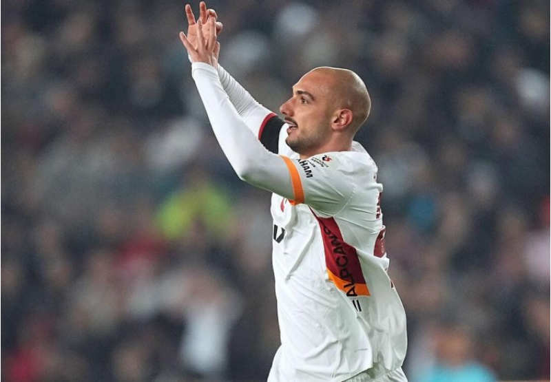 qalatasaray-futbolchunu-icareye-gonderir