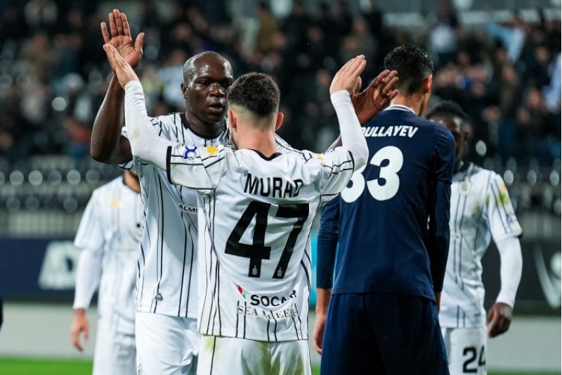 neftchi-moik-uzerinde-qelebesi