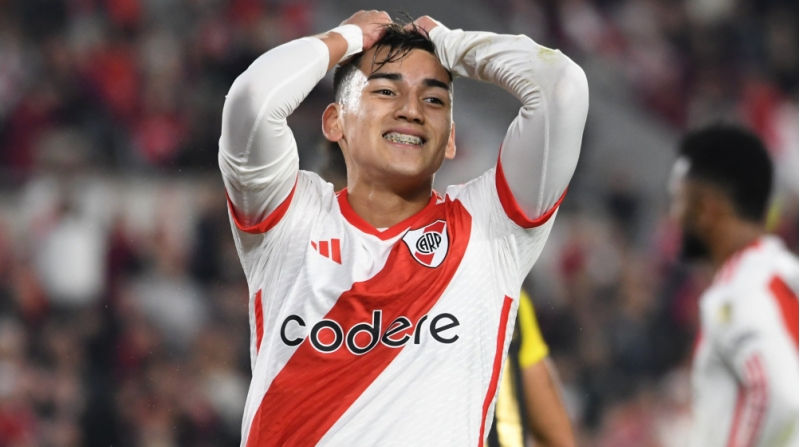 liverpul-18-yashli-futbolchu-ile-maraqlanir-2