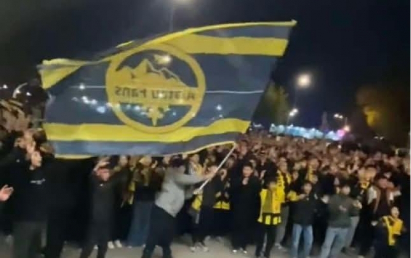 italiyada-qarabag-sedalari