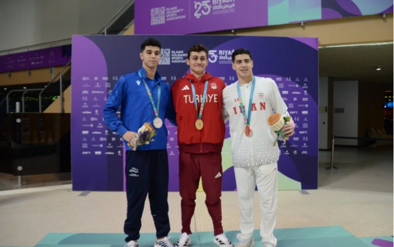 azerbaycan-uzguchusu-islamiadada-gumush-medal-qazanib