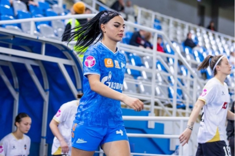 azerbaycanli-futbolchu-remzi-komandada