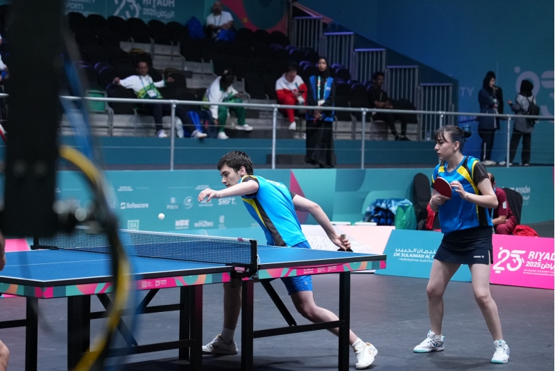 stolustu-tennischiler-isamiadada-daha-bir-mukafat-qazaniblar