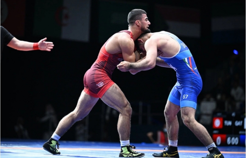 azerbaycan-guleshchisi-islamiadanin-gumush-medalini-qazanib