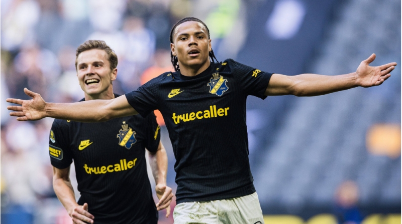 manchester-yunayted-16-yashli-forvardi-transfer-etmek-niyyetindedir