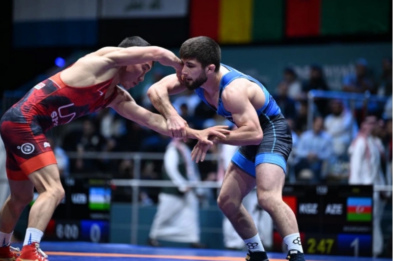 azerbaycan-guleshchileri-islamiadada-gunu-3-medalla-basha-vurublar