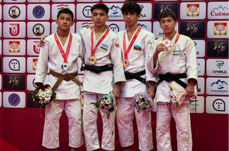 azerbaycan-cudochulari-asiya-kubokunda-1-gumush-ve-1-burunc-medal-qazaniblar