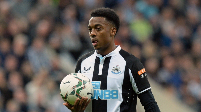 kristal-pelasin-gozu-villokun-uzerindedir