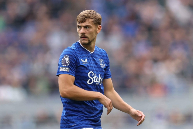 evertonda-ayriliq-yashana-biler-4