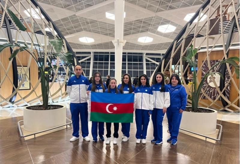 stolustu-tennischiler-birleshmish-ereb-emirliklerine-yollaniblar