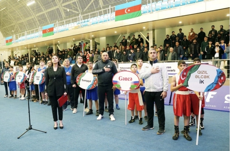 agacan-abiyevin-sherefine-boks-turniri-start-goturub