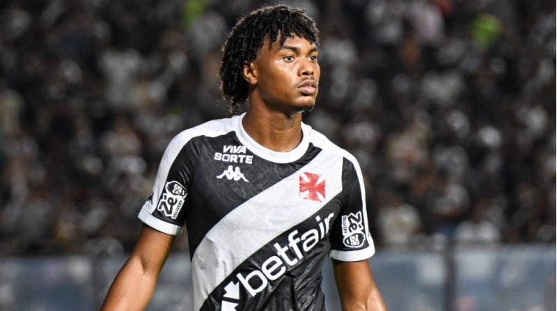 liverpul-17-yashli-oyunchu-ile-maraqlanir