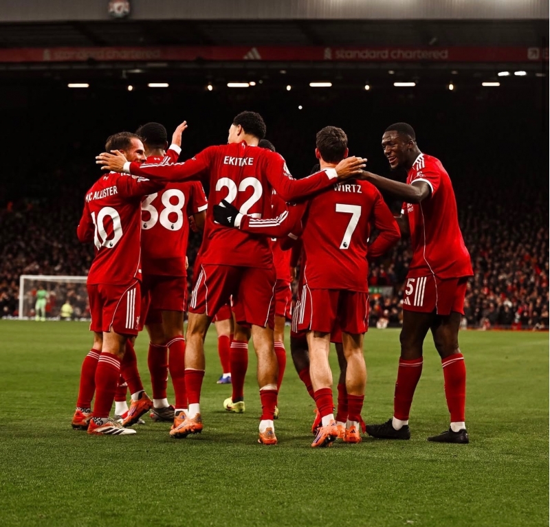 liverpul-qelebe-qazandi