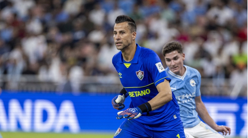 fluminense-45-yashli-kiperle-yola-davam-edecek