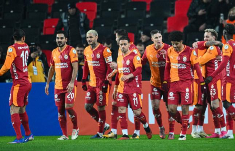 qalatasaray-finala-yukseldi