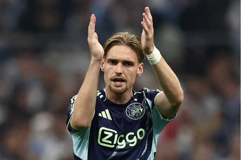 latsio-genduzinin-yerini-doldurdu