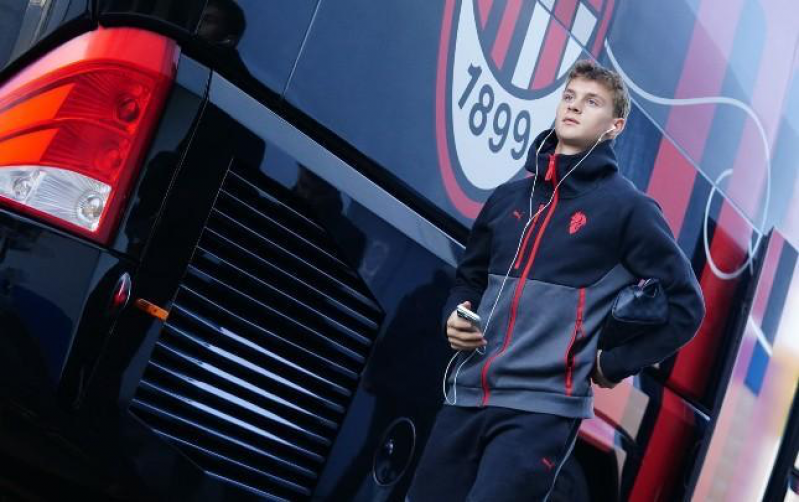 ibrahimovich-ayaksa-kechecek