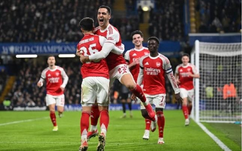 arsenal-london-derbisinde-chelsini-bele-usteledi