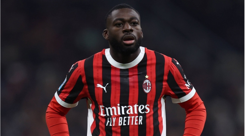 qalatasaray-milanin-futbolchusuna-goz-qoydu
