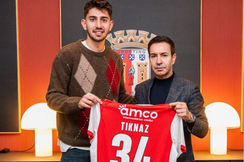 beshiktashin-futbolchusu-braqaya-kechib