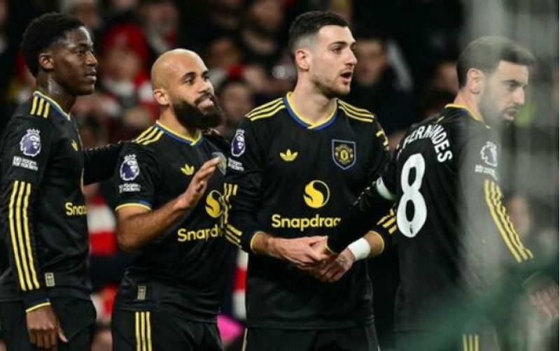 manchester-yunayted-arsenali-usteledi