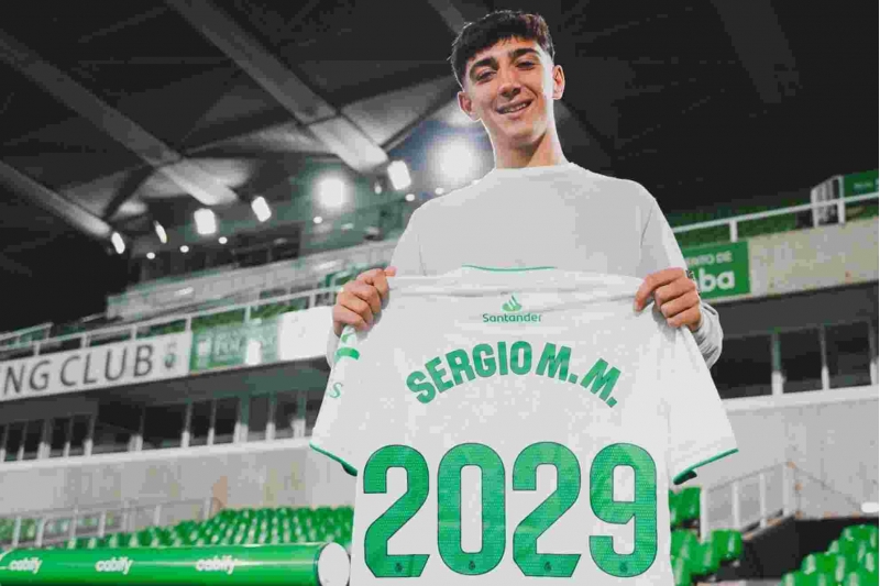 barselonanin-gozu-18-yashli-futbolchunun-uzerindedir