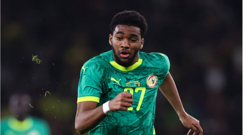 chelsi-ve-aston-villa-transfer-yarishina-girib